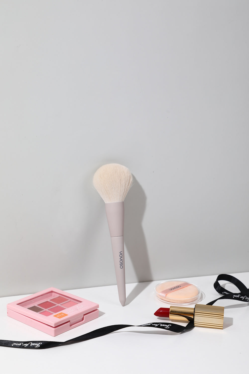 Pennello di polveri sciolte con manico in legno