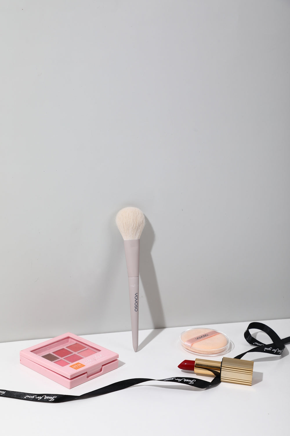 Pennello di fard con manico in legno