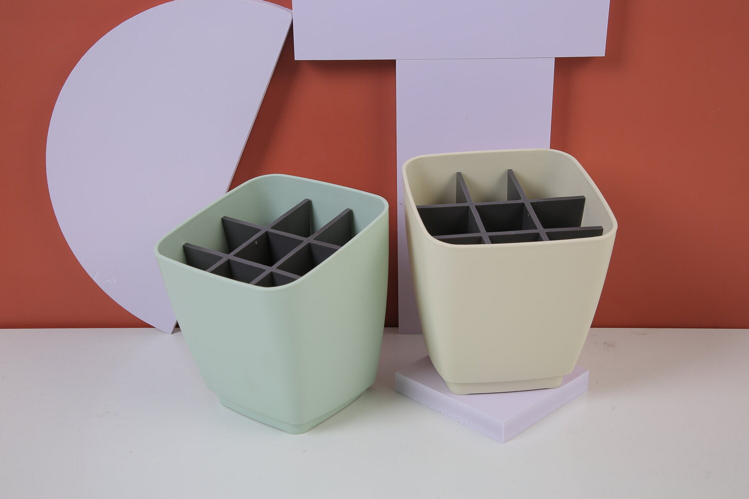 Tubo di stoccaggio multifunzionale