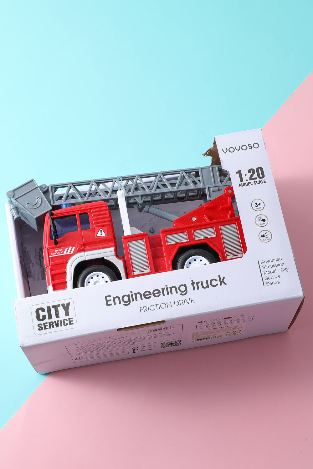 Camion antincendio inerziale (con suoni e luci) - contiene 3 pezzi di batteria AG13