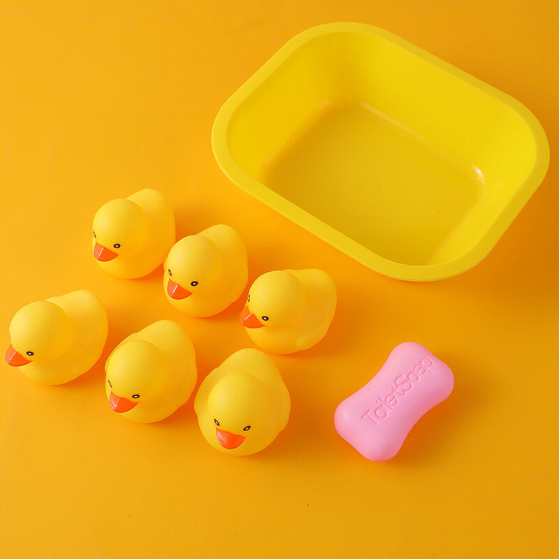 Giocattolo da bagno con sapone e anatra