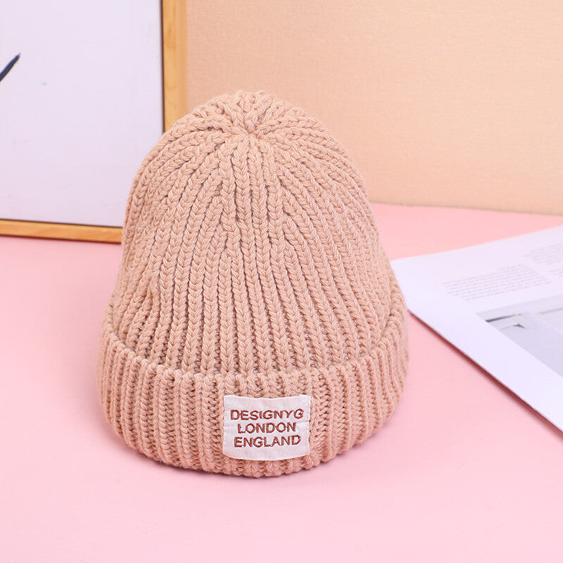 Cappello lavorato a maglia con etichetta inglese semplice per bambini-cachi