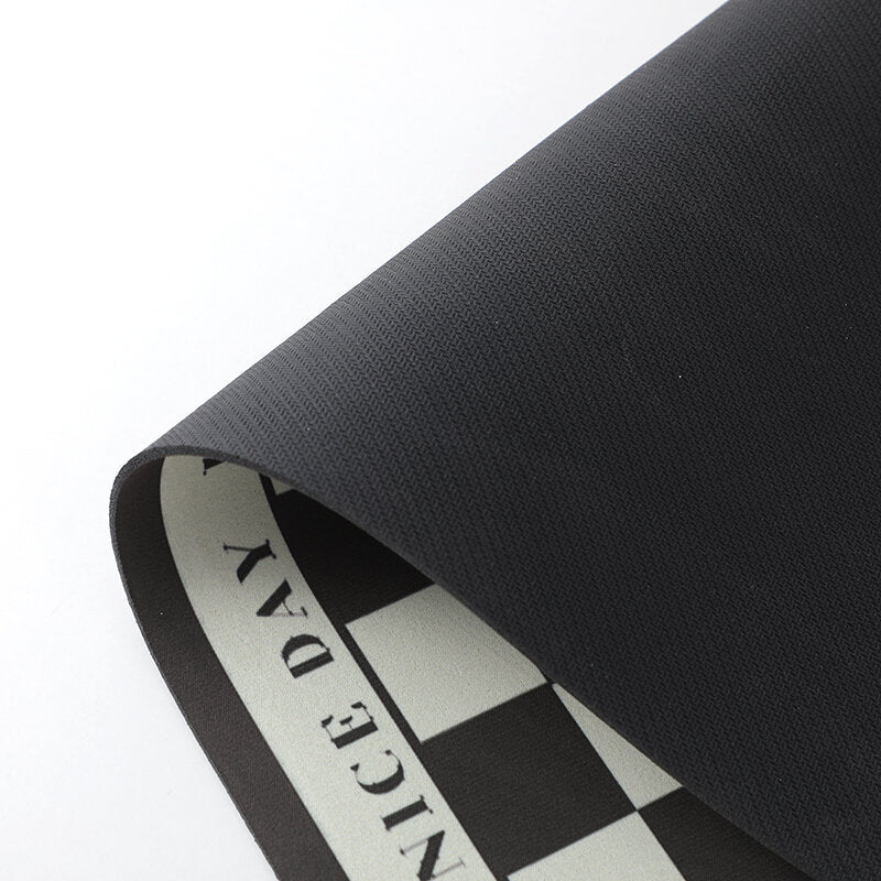 Tappetino assorbente a scacchi bianchi e neri