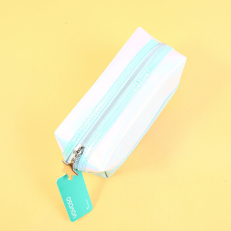 Borsa cosmetica quadrata in pelle lucida al laser