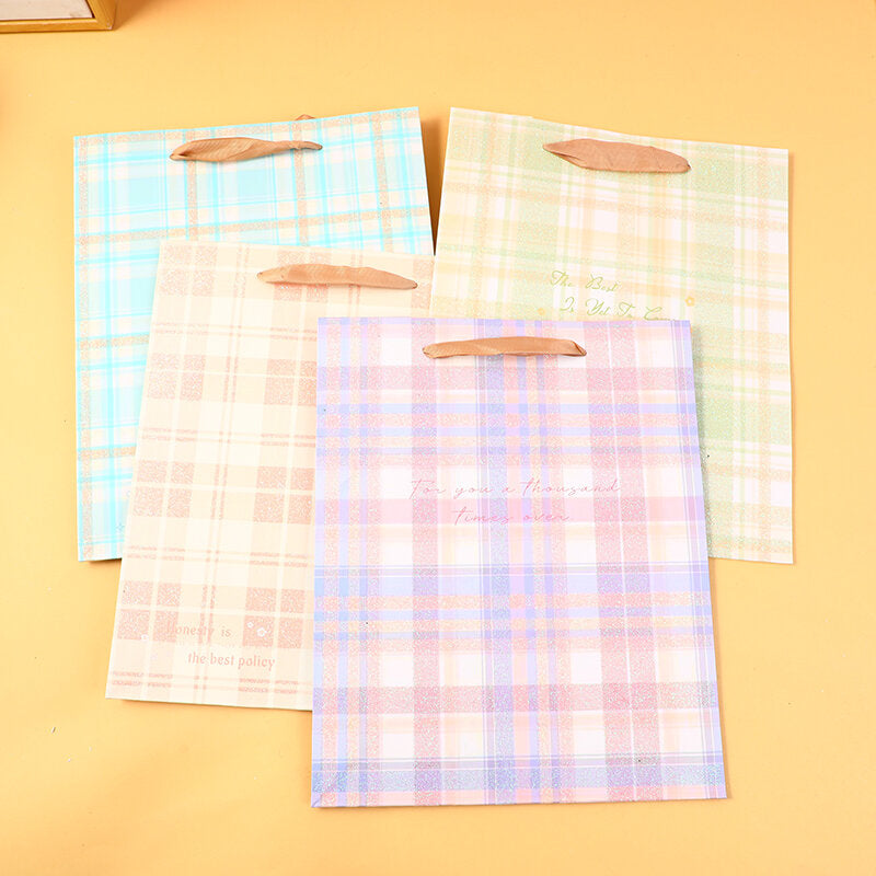 Dolce sacchetto regalo verticale con motivo a quadri - S