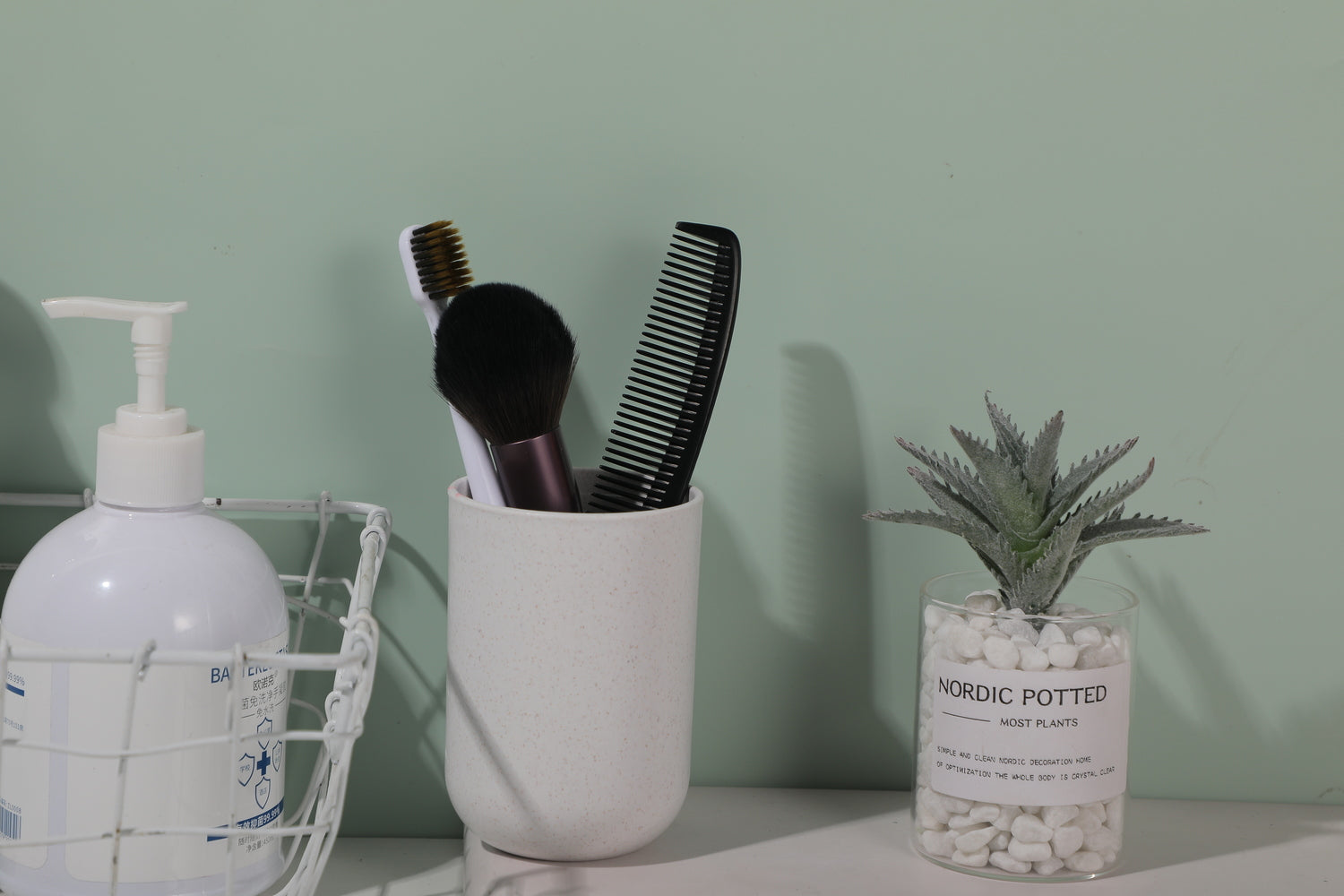 Spazzola per capelli in plastica fenolica con impugnatura antistatica