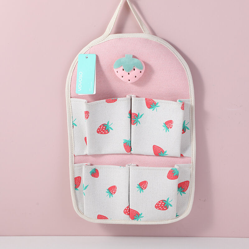 Borsa appesa alla fragola color crema con quattro tasche