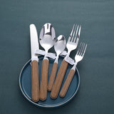 Cucchiaino da tè con venature del legno