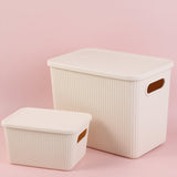 Piccolo cesto portaoggetti semplice