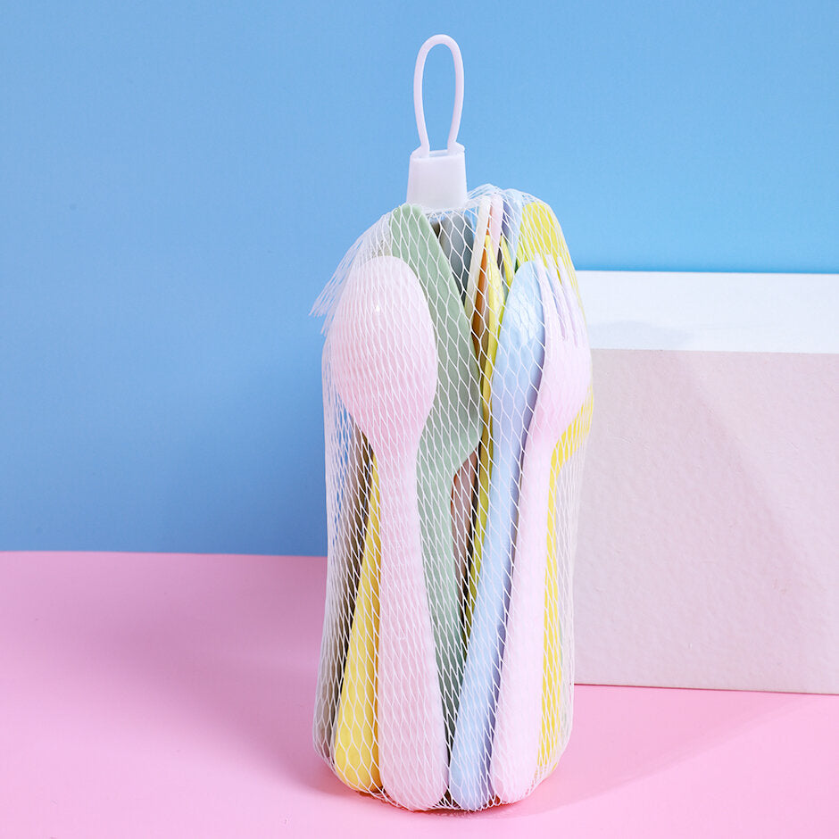 Set di coltelli, forchette e cucchiai da picnic da 18 pezzi