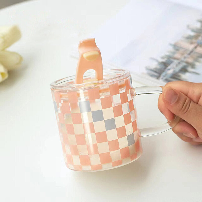 Bicchiere con cannuccia a spirale a scacchiera con manico - 600 ml