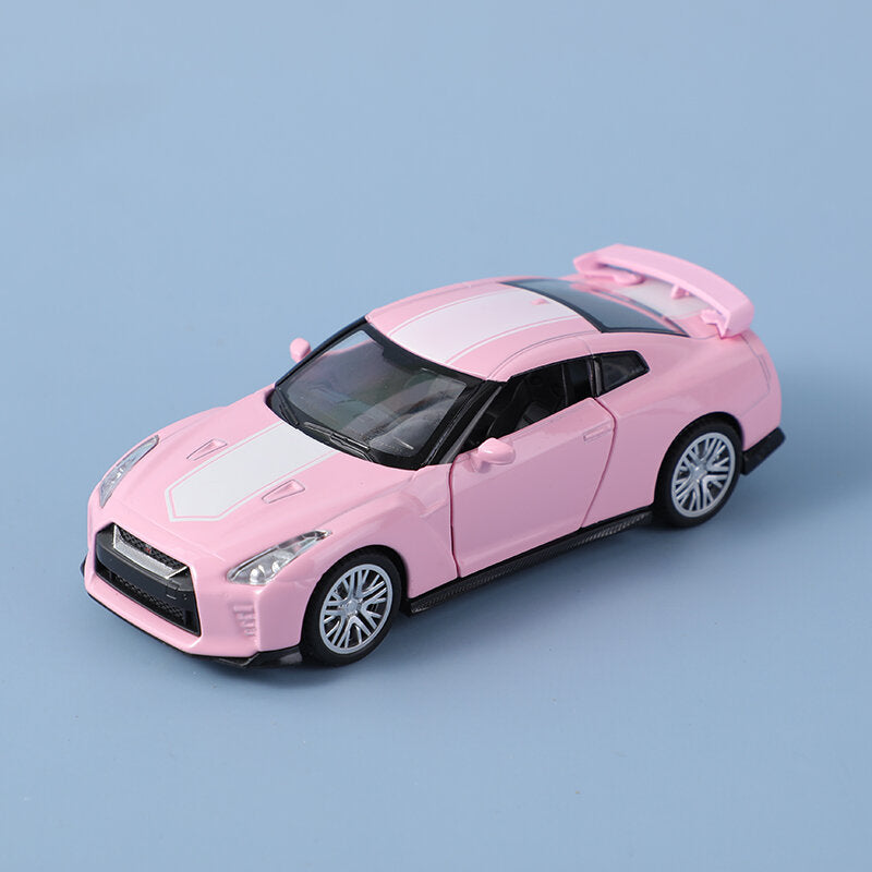 Modello di auto in lega Nissan GT-R in scala 1:42
