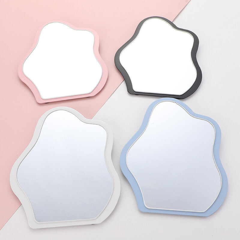 Specchio da tavolo in metallo a forma di nuvola