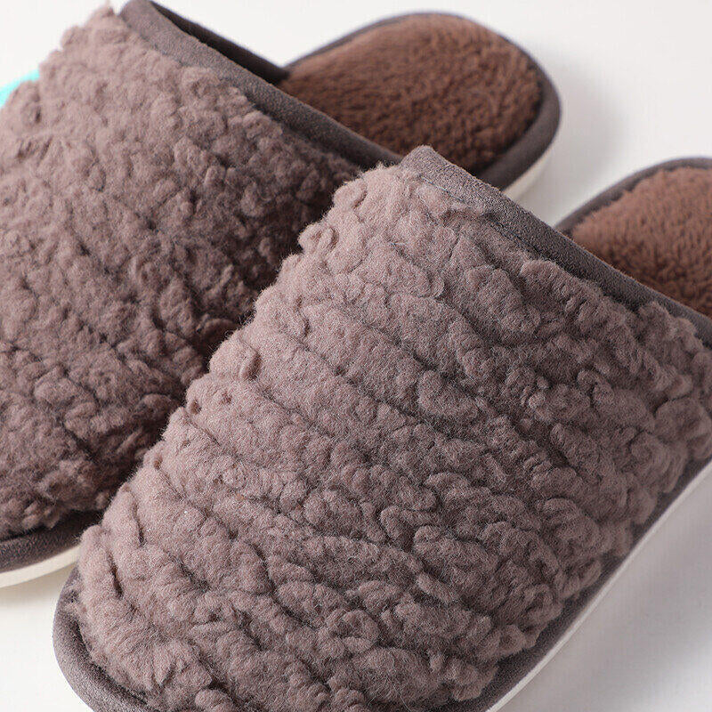 Semplici pantofole da uomo imbottite con punta chiusa taglia 42-43-caffè