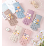 Guanti da donna a cinque dita con fiori e amore fai da te