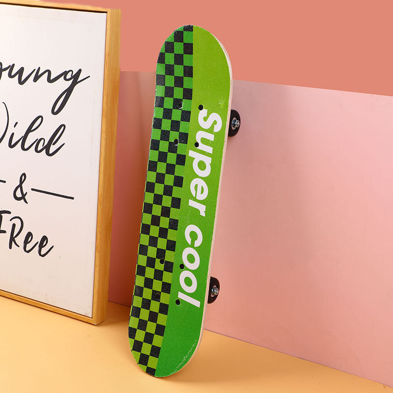 Skateboard a scacchi verdi - misura media