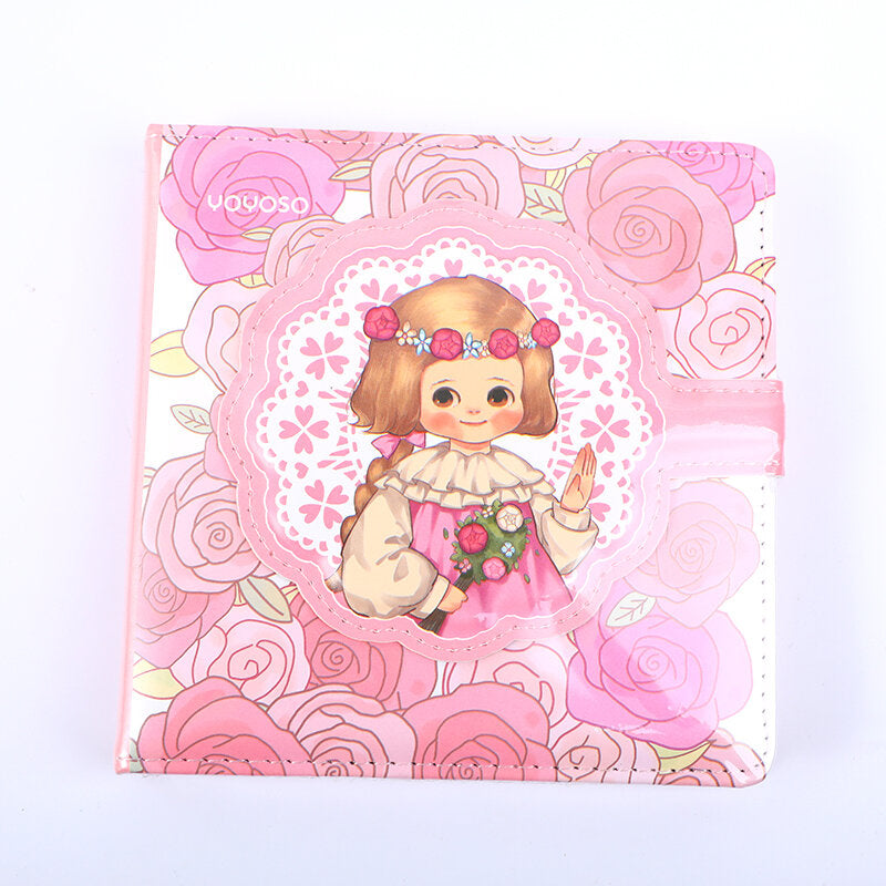 Quaderno con fibbia magnetica quadrata Egg Roll Sister Rose Manor - pagine colorate all'interno