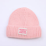 Cappello lavorato a maglia con etichetta inglese semplice per bambini-rosa
