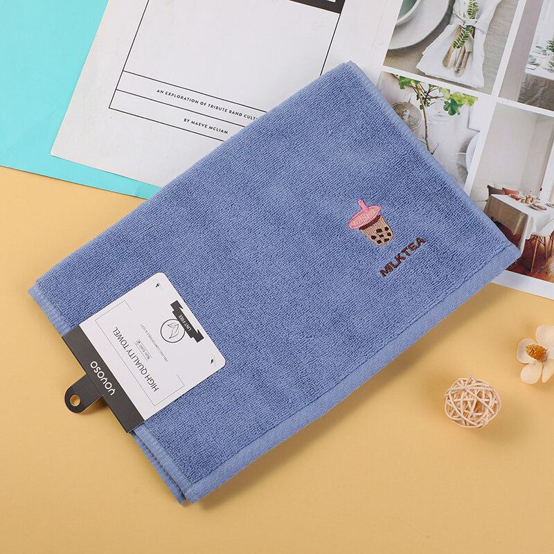 Asciugamano per bambini blu con latte e frutta