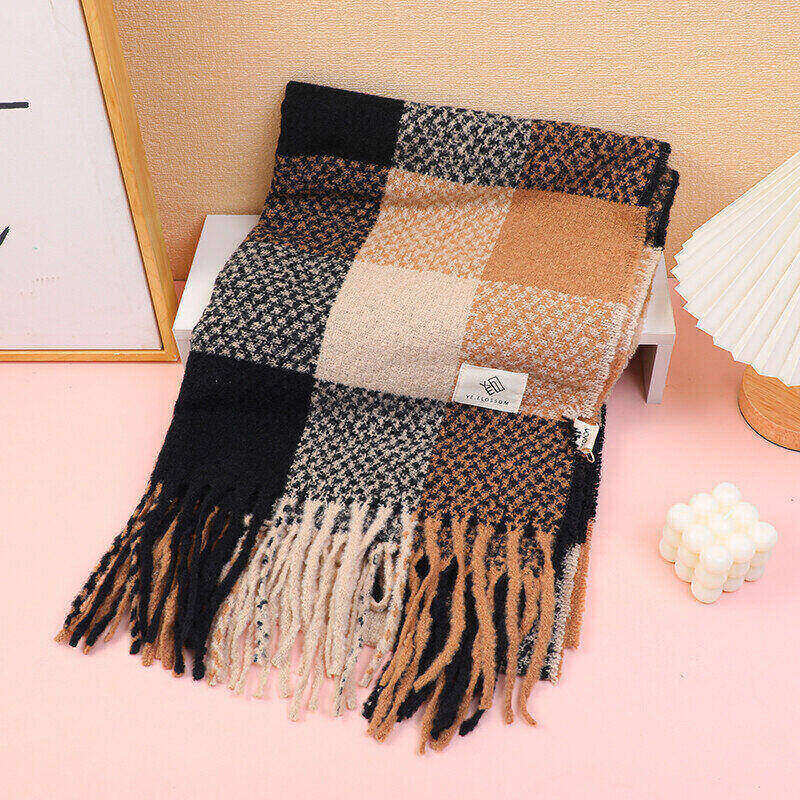 Sciarpa da donna a quadri tricolore - nero e marrone