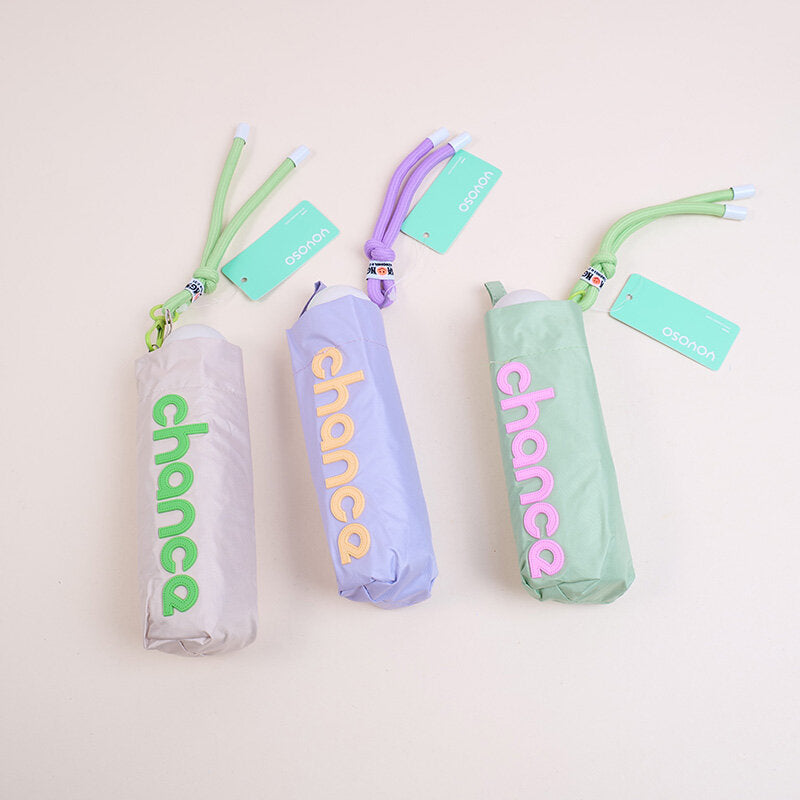 Ombrello pieghevole cinque lettere colorate