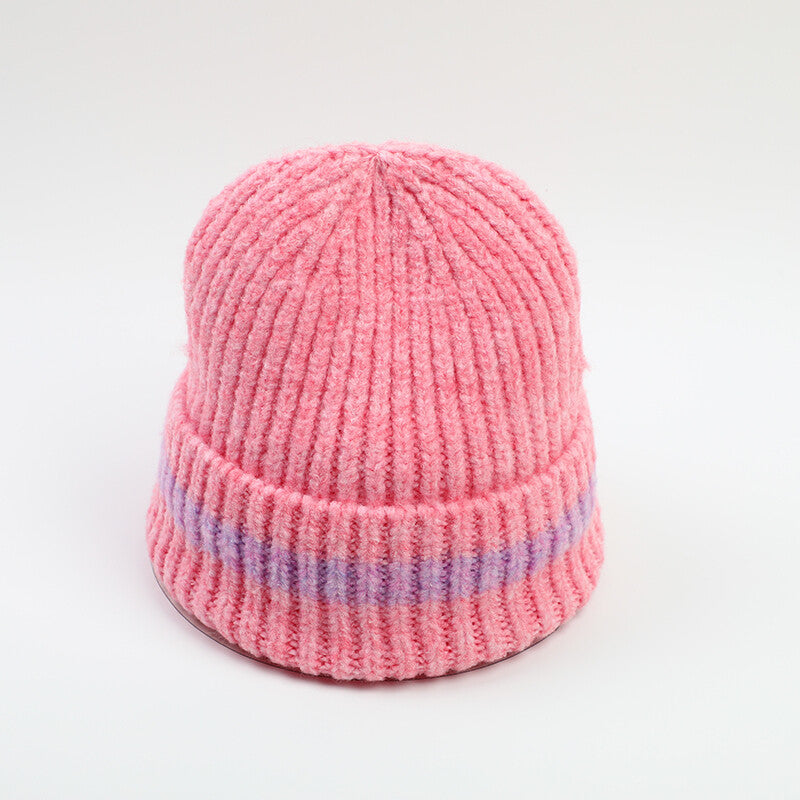 Cappello lavorato a maglia con colori contrastanti-rosa