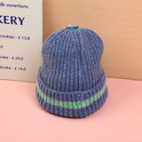 Cappello lavorato a maglia con colori contrastanti-grigio bluastro