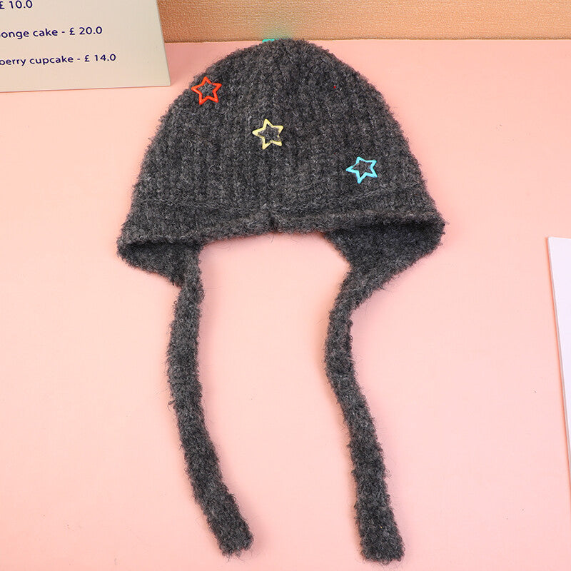 Cappello lavorato a maglia con protezione per le orecchie a tre stelle-nero