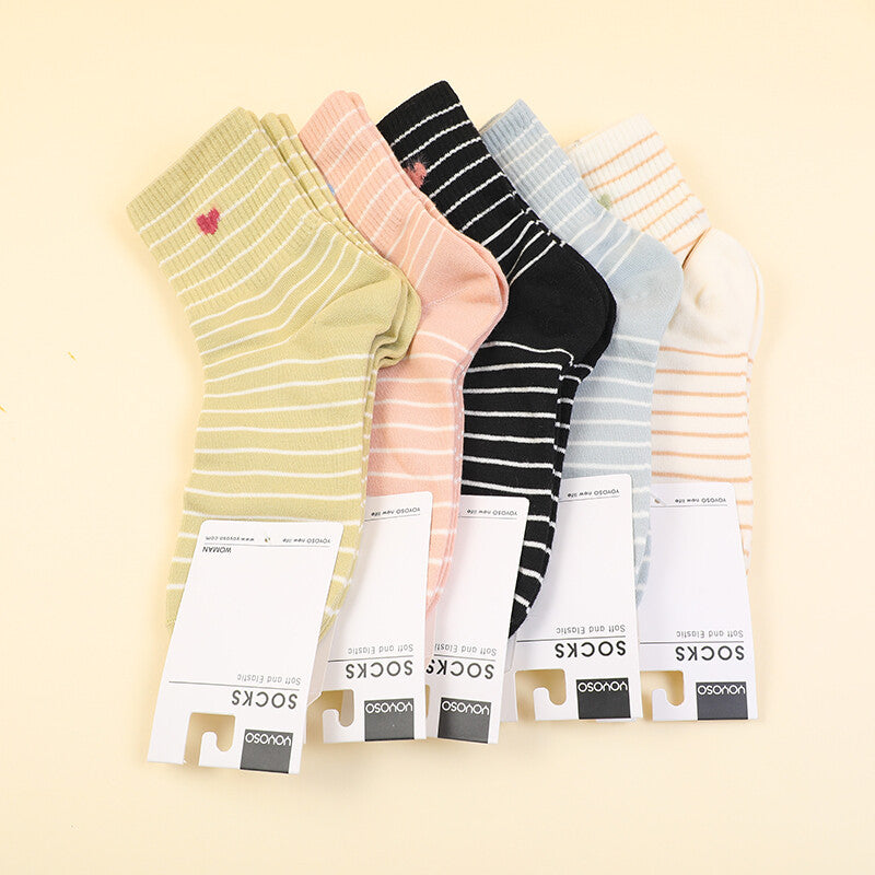 Calzini da donna in cotone con ricamo Love fino a metà polpaccio