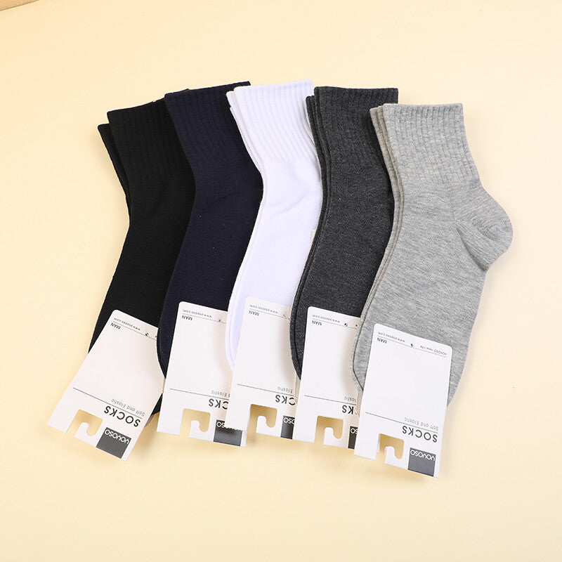 Calzini da uomo in cotone a metà polpaccio con semplici strisce verticali